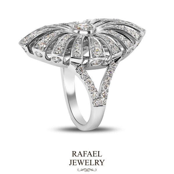 Gold ring with laboratory diamonds - Image 2