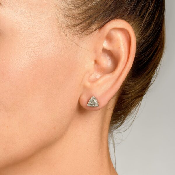 Transformable earrings with natural diamonds