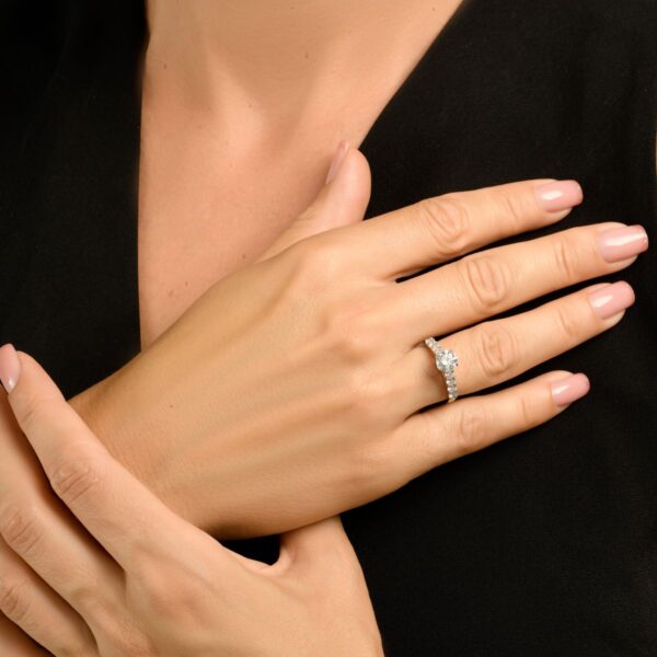 Gold ring with natural diamonds - Image 3
